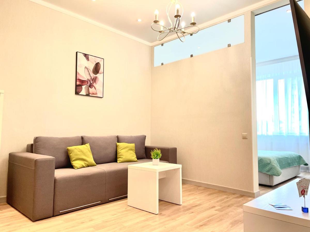Navit Luxury Apartments With Breakfast Near The Railway Station, The City Center And The Park Kiev Exterior foto