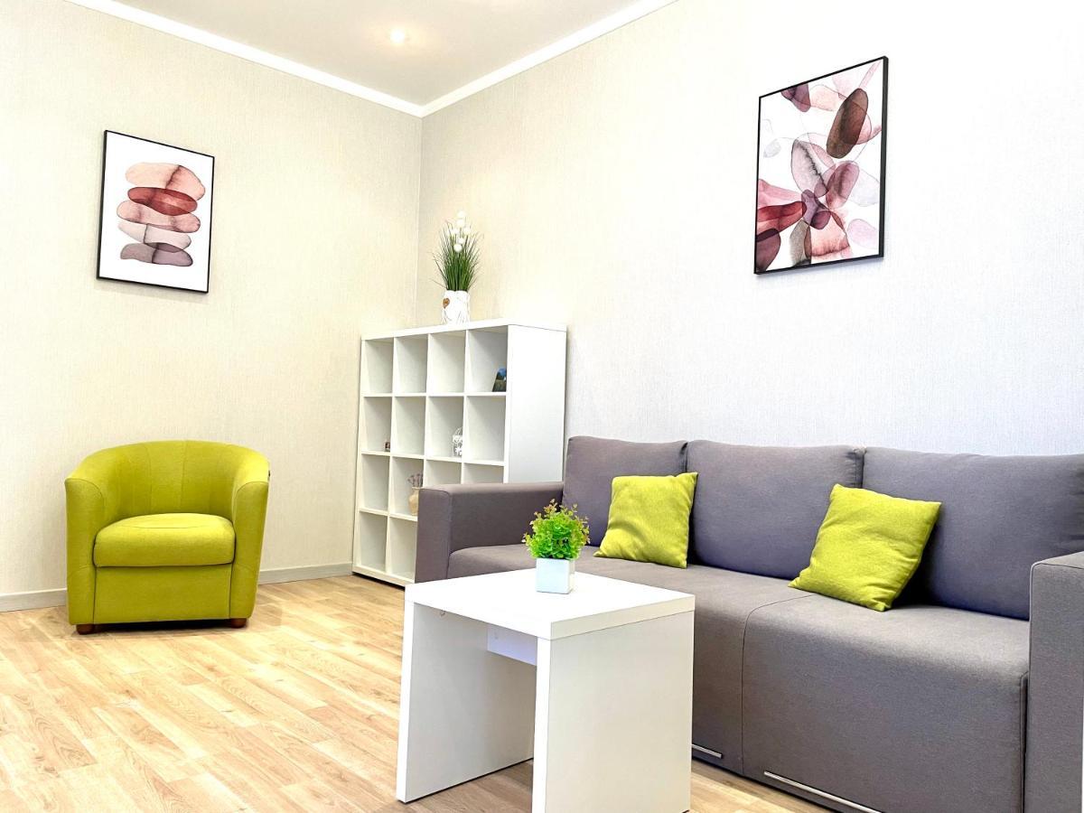 Navit Luxury Apartments With Breakfast Near The Railway Station, The City Center And The Park Kiev Exterior foto